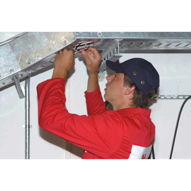 Czapka ochronna z daszkiem WURTH granatowa EN812 regulacja 54-59cm